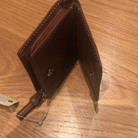 Fossil 4 inch x 3 inch monogram wallet. Brand new - Picture 7 of 8